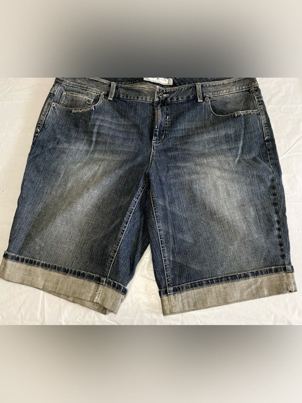 Tommy Hilfiger Women's Washed Blue Denim Roll-Cuff Shorts